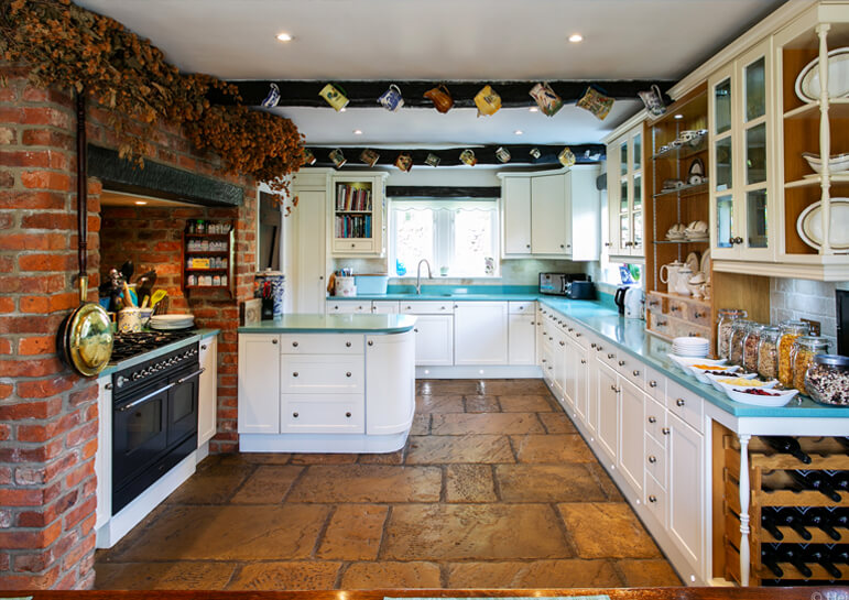 Tucked Away House Gallery 4 - Kitchen