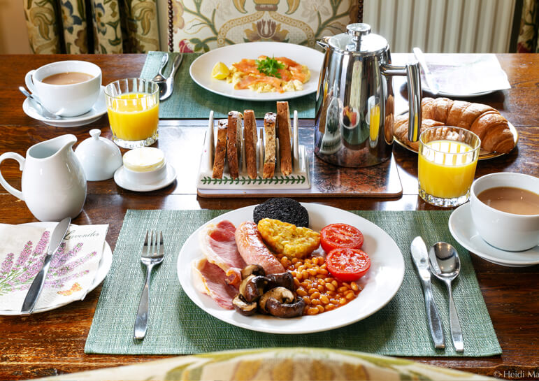 Tucked Away House Gallery 8 - Breakfast is served