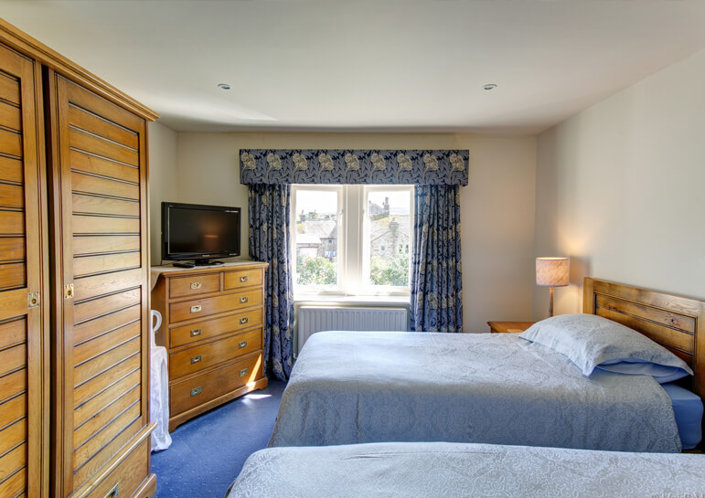 Tucked Away House Gallery 12 - Twin Room